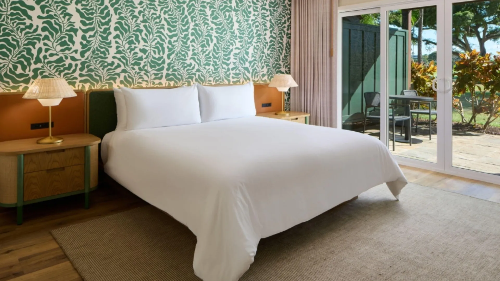 Royal Lahaina Resort & Bungalows 4*,